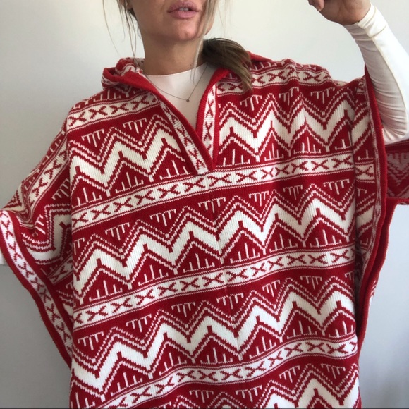 SOLD// Vintage 70s Bronson of California  Unique Red and White Hooded Poncho - Picture 1 of 8